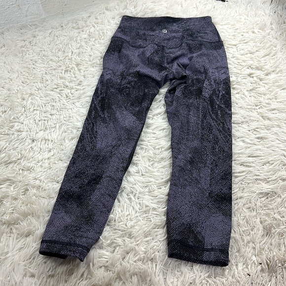 Lululemon Align Crop *21" Pixel Print Purple Quartz Black - Picture 4 of 7
